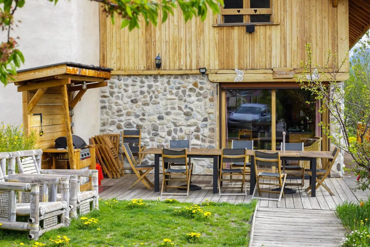 Brin De Paille Villa Saint-Martin-de-Queyrieres France