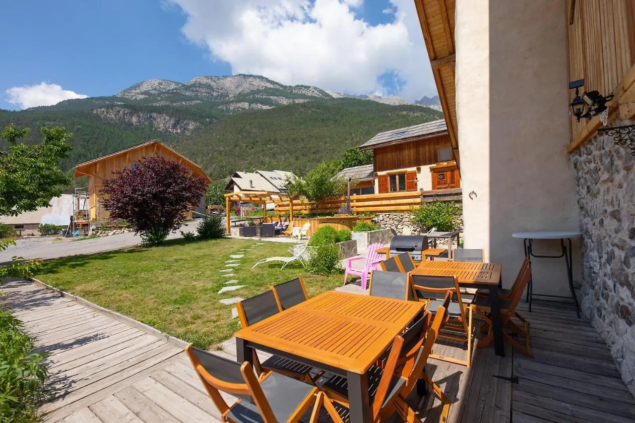 Brin De Paille Villa Saint-Martin-de-Queyrieres 0*,  France