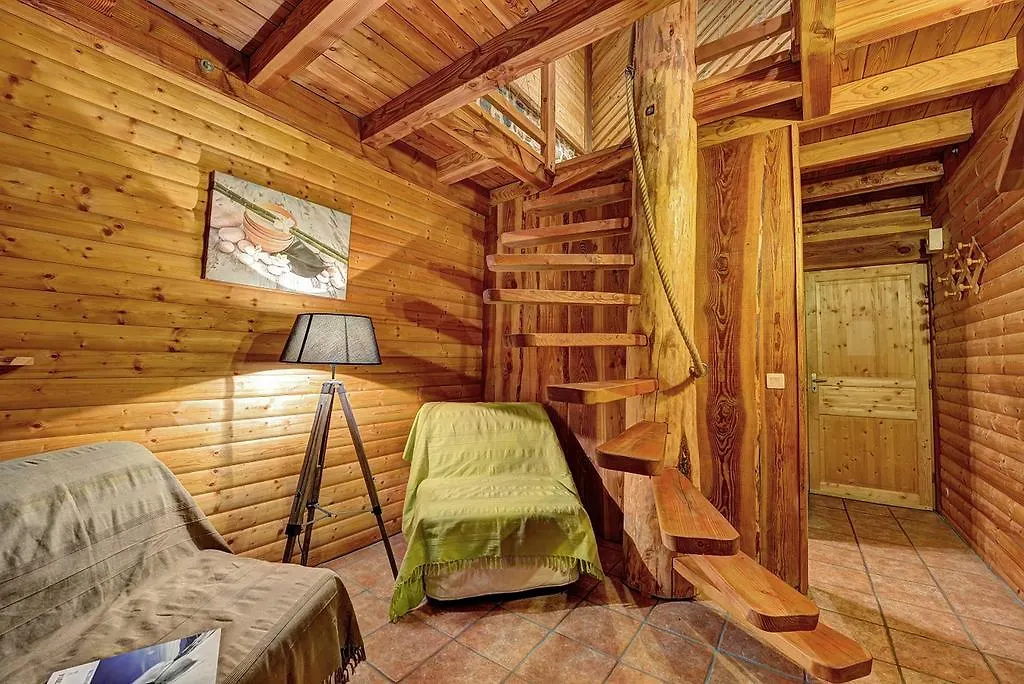 Holiday home Brin De Paille Villa Saint-Martin-de-Queyrieres